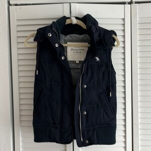 Abercrombie & Fitch Vest | Navy Puffer w/ removable hood
